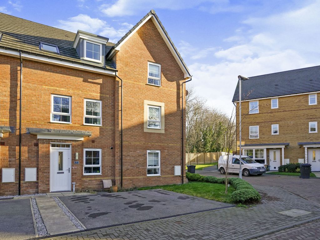 3 bed town house for sale in Court, Leeds LS26 Zoopla