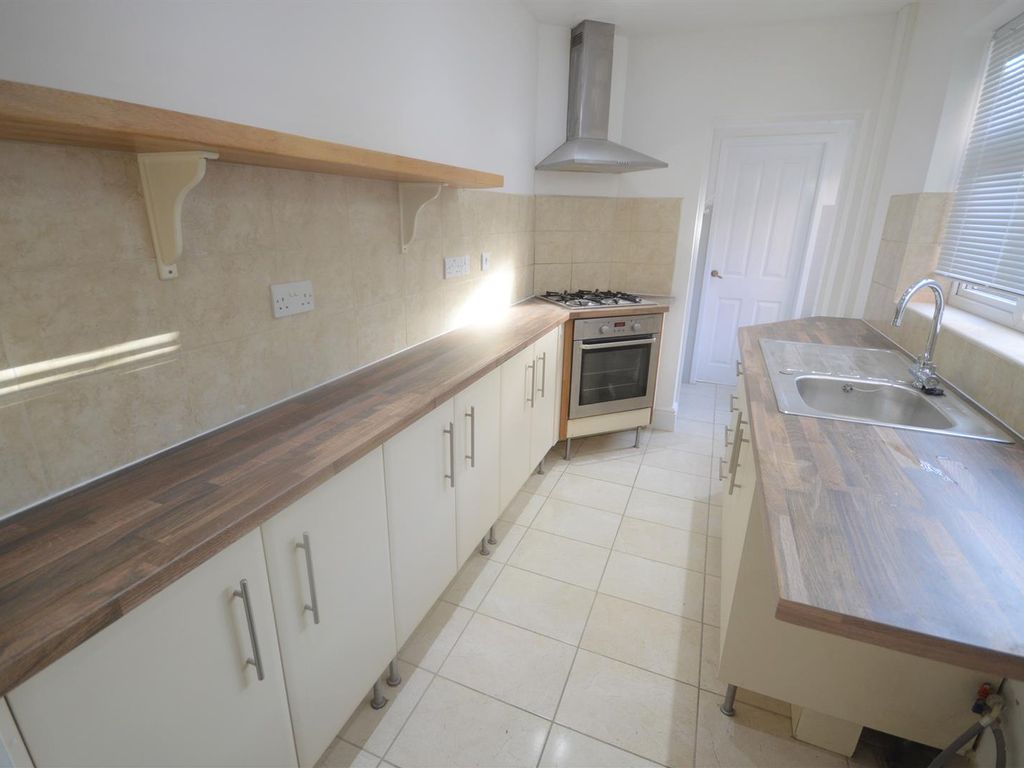 2 bed terraced house to rent in Albany Road, Hartshill, Stoke On Trent