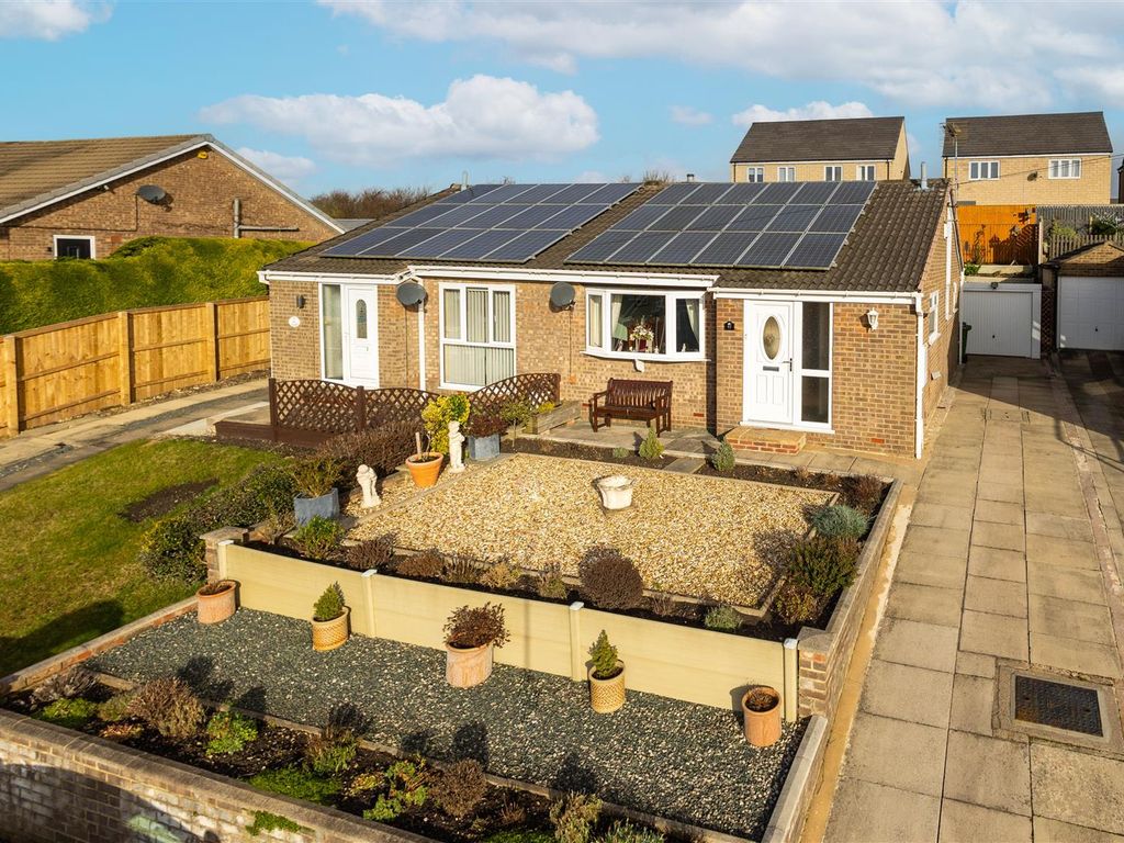 2 bed semidetached bungalow for sale in Sandgate Drive, Kippax, Leeds