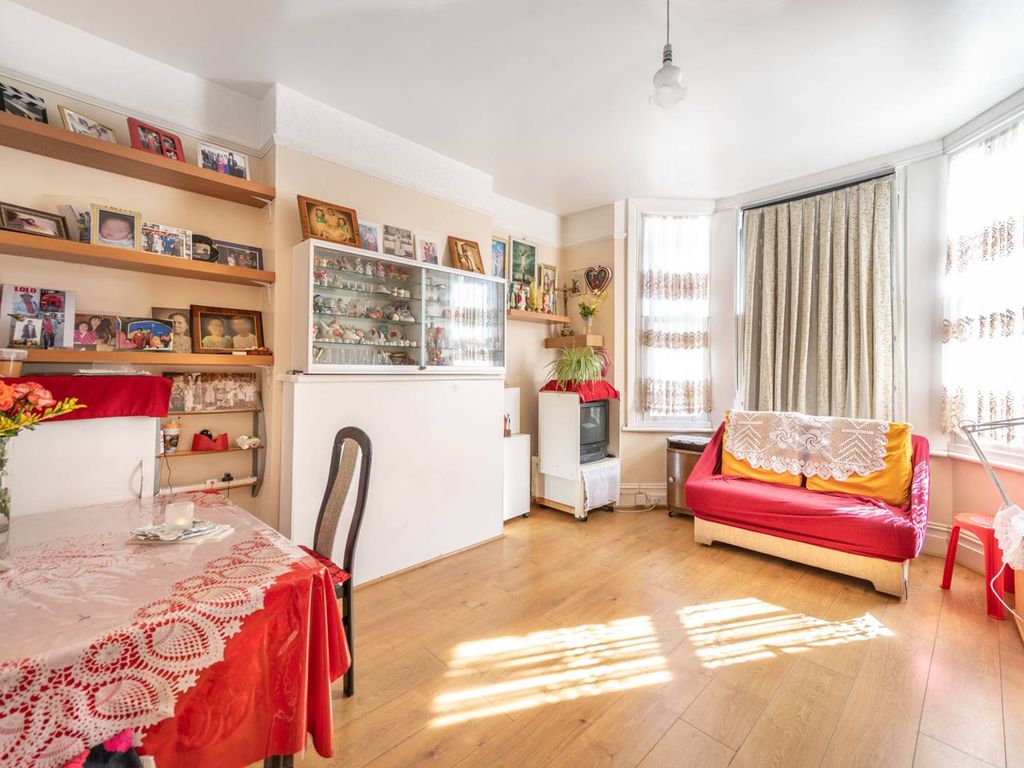 Mora Road, Cricklewood, London NW2  