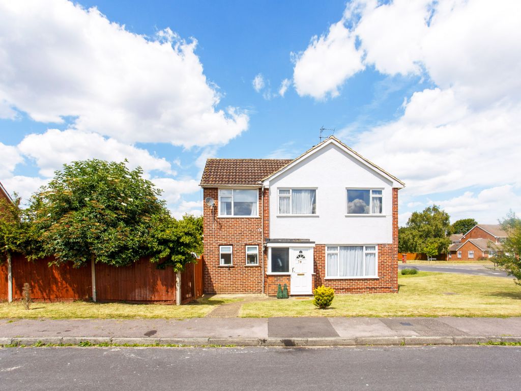 4 bed semidetached house for sale in Gallys Road, Windsor SL4, £