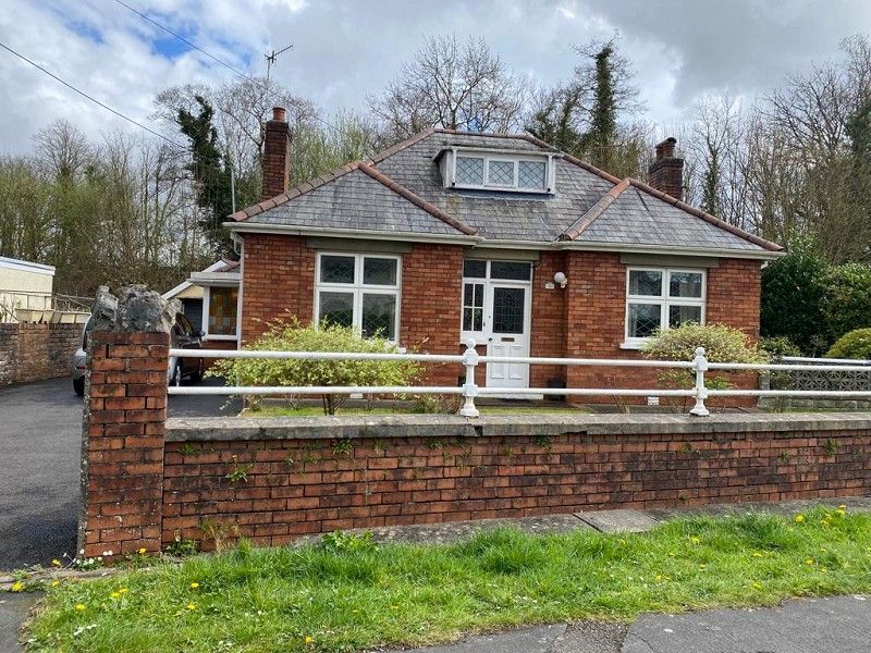 2 bed detached bungalow for sale in Gorof Road, Ystradgynlais, Swansea
