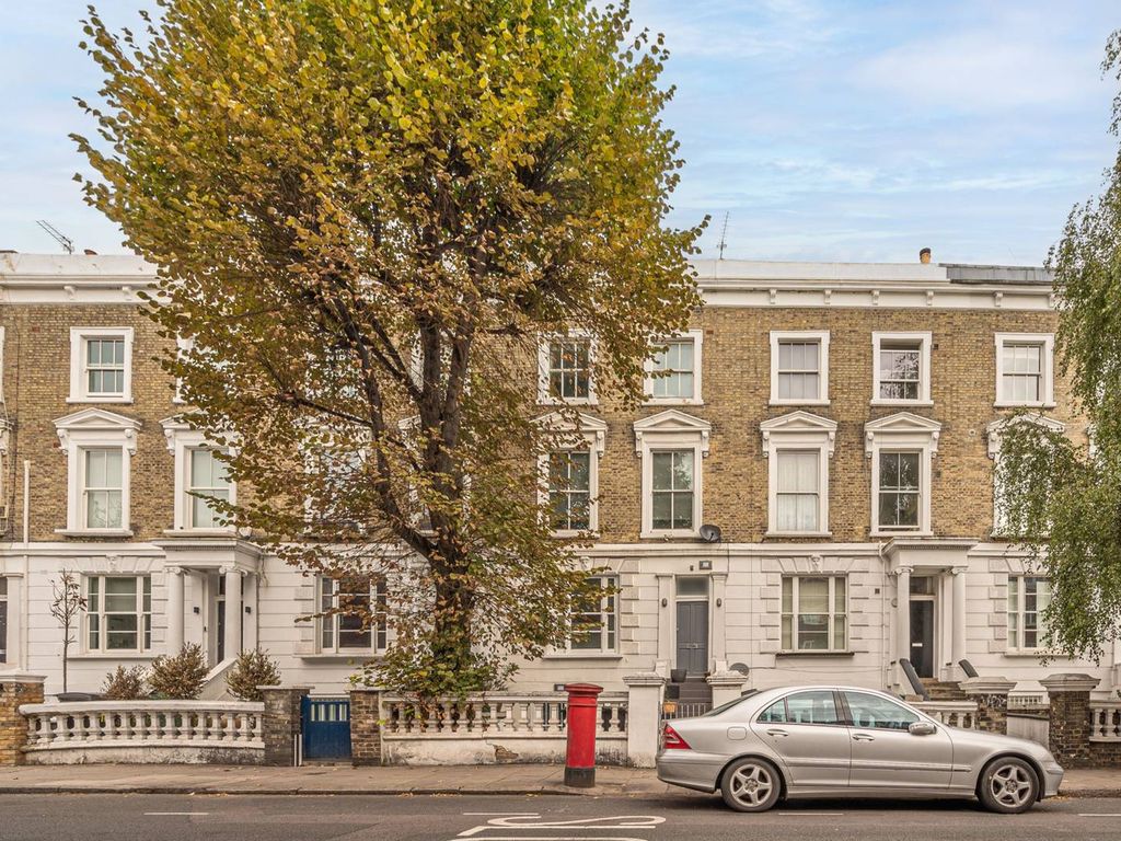 2 bed flat for sale in Belsize Road, Swiss Cottage, London NW6, £