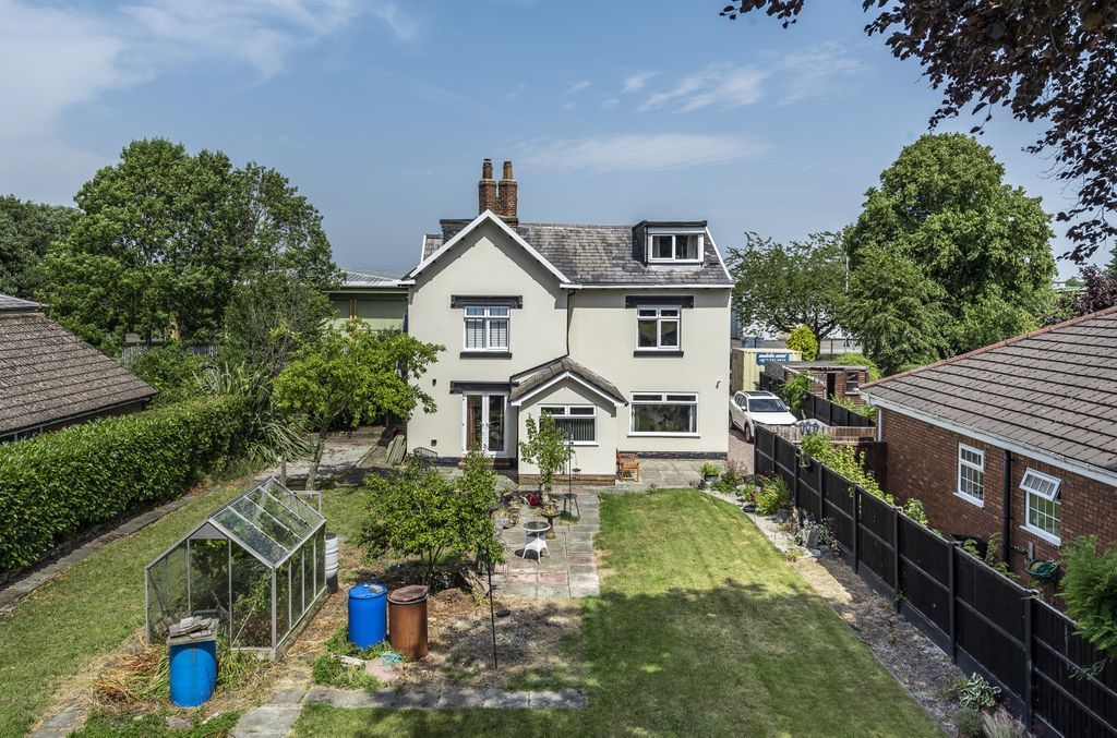 3 bed semidetached house for sale in Walkers Lane, Sutton Manor, St