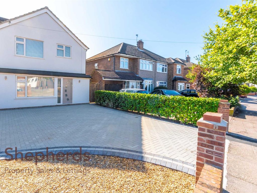 3 bed semidetached house to rent in Rushleigh Avenue, Cheshunt