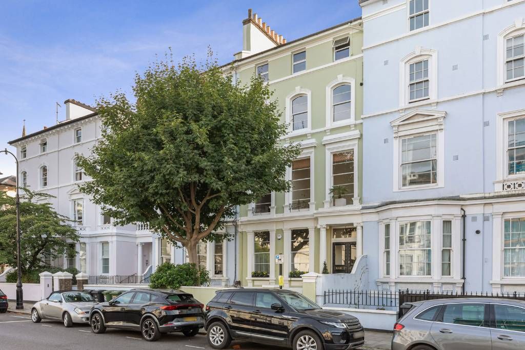 2 bed flat for sale in Regents Park Road, Primrose Hill, London NW1, £
