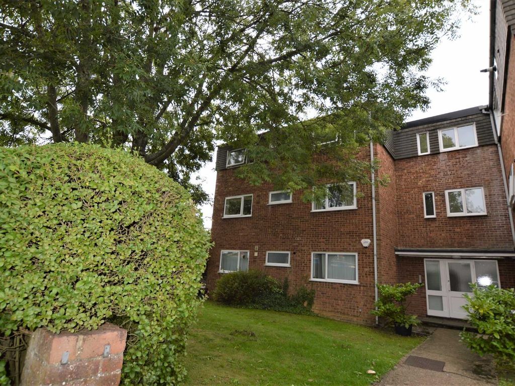2 bed flat to rent in The Guildhouse, New Road, Croxley Green WD3 Zoopla