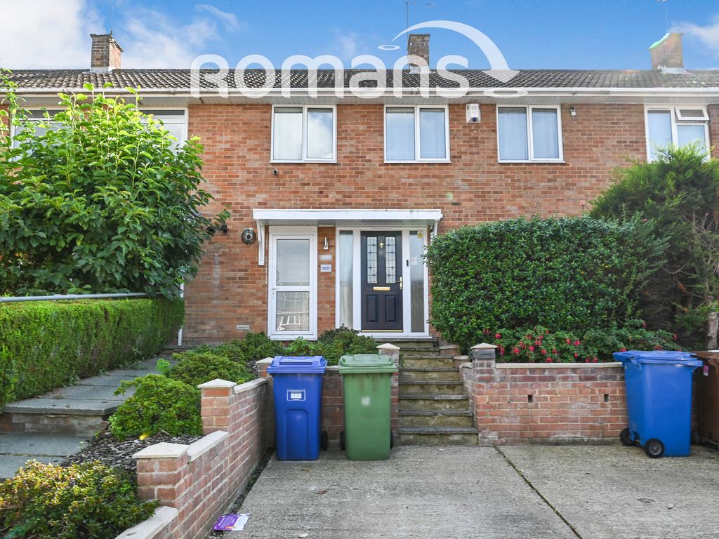 3 bed terraced house to rent in Scott Terrace, Bracknell RG12, £1,750