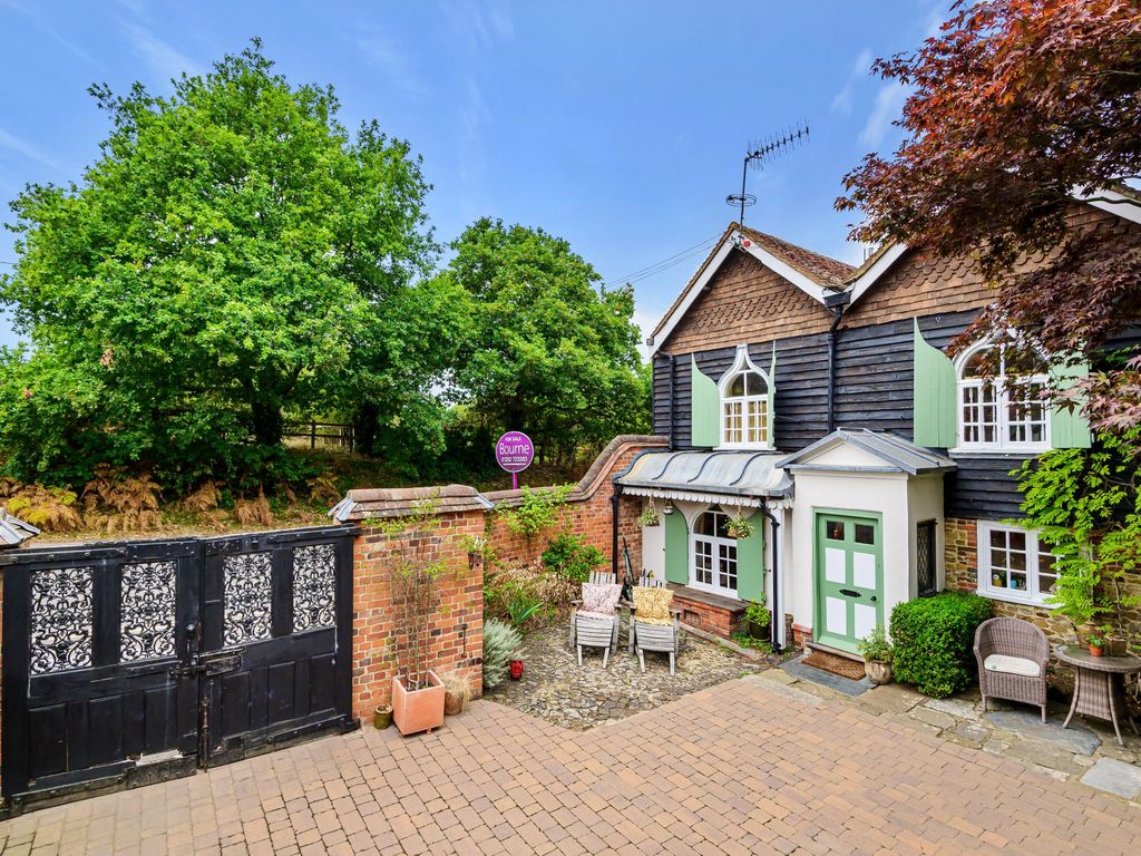 3 bed detached house for sale in Frensham, Farnham, Surrey GU10 Zoopla