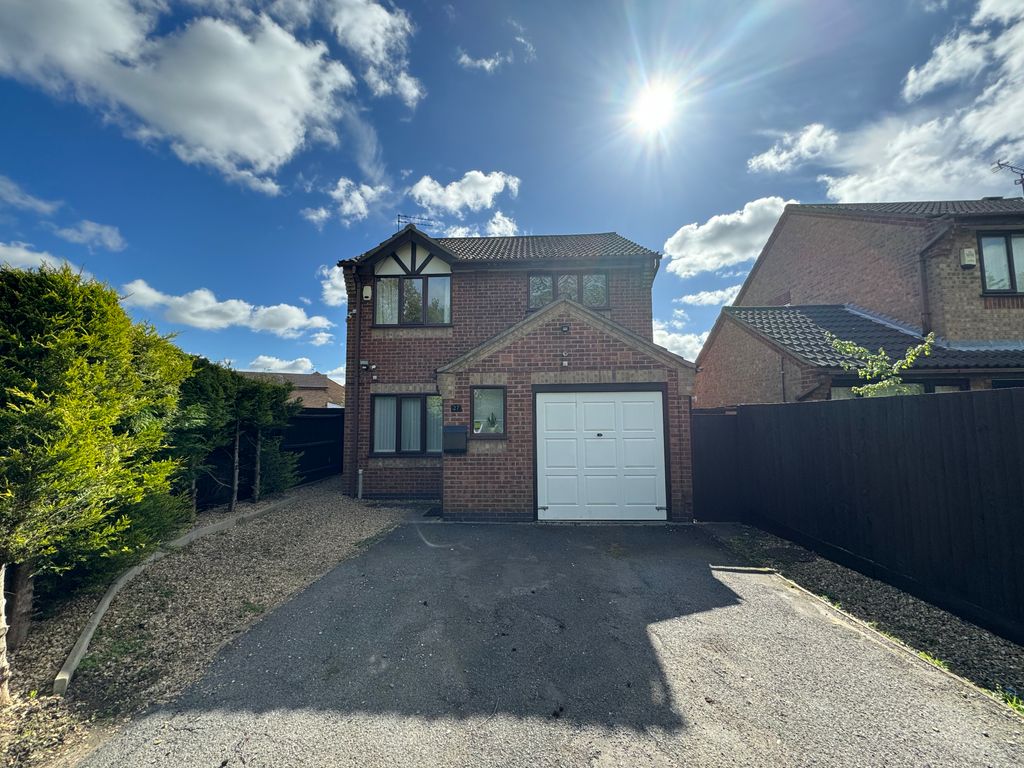 3 bed property to rent in Lavington Grange, Peterborough PE1, £1,450