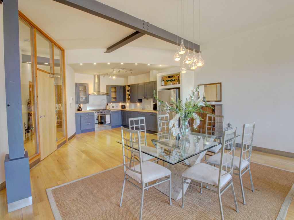 3 bed flat for sale in Simpsons Fold West, Leeds LS10, £500,000 Zoopla