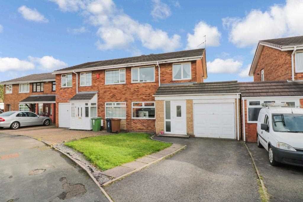 3 bed semidetached house to rent in Dalton Road, Walsall WS2 Zoopla