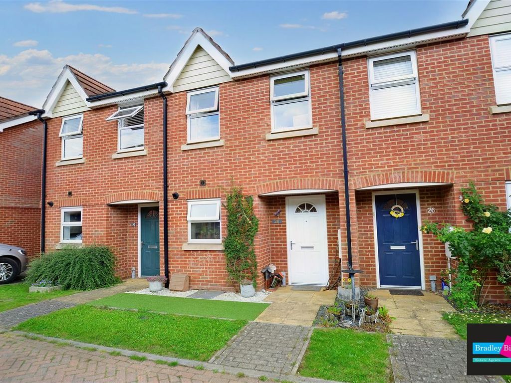 2 bed terraced house for sale in Kings Avenue, Ashford, Kent TN23, £