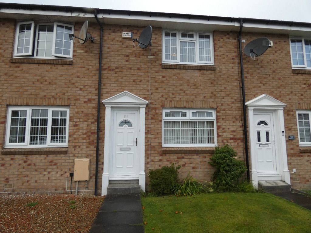 2 bed terraced house to rent in Mainscroft, Erskine, Renfrewshire PA8