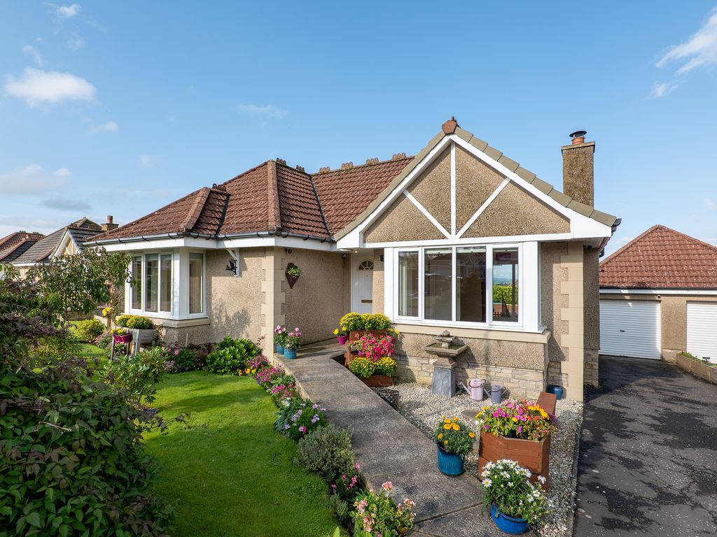 3 bed bungalow for sale in Muirsland Place, Lesmahagow, Lanark ML11, £