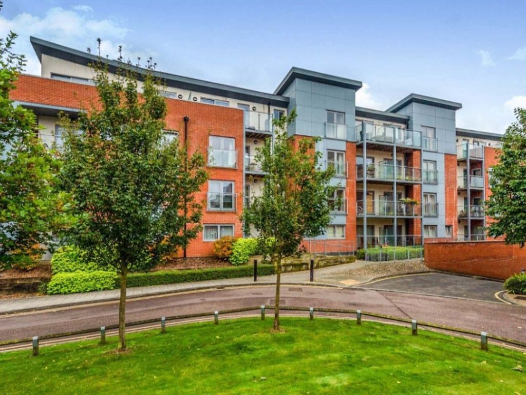 1 bed flat to rent in Charrington Place, St.Albans AL1, £1,300 pcm Zoopla