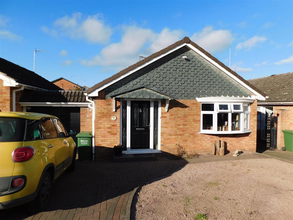 2 bed detached bungalow for sale in Oak Apple Close, StourportOn