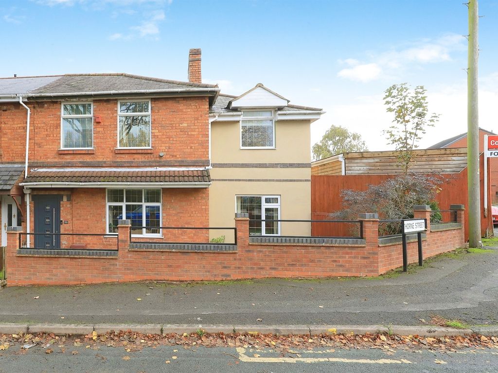 4 bed semidetached house for sale in Thorne Street, Ettingshall