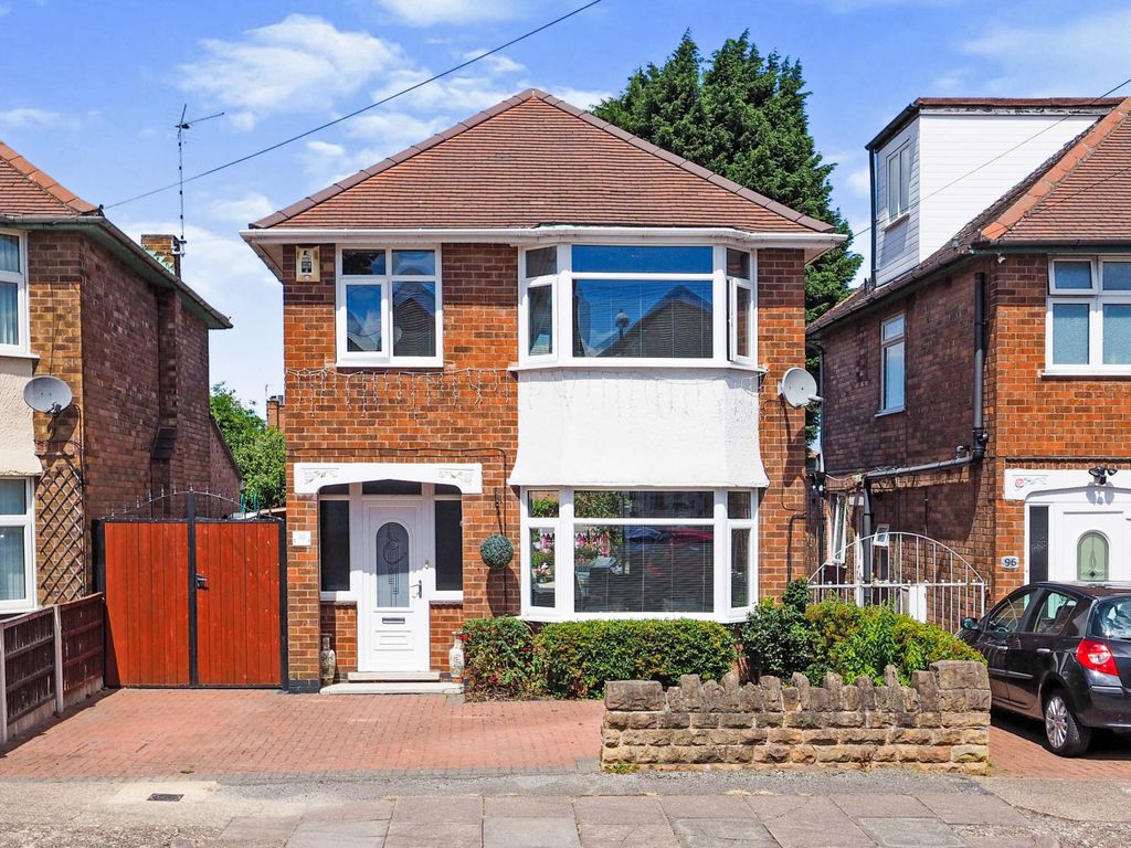 3 bed detached house for sale in Runswick Drive, Nottingham