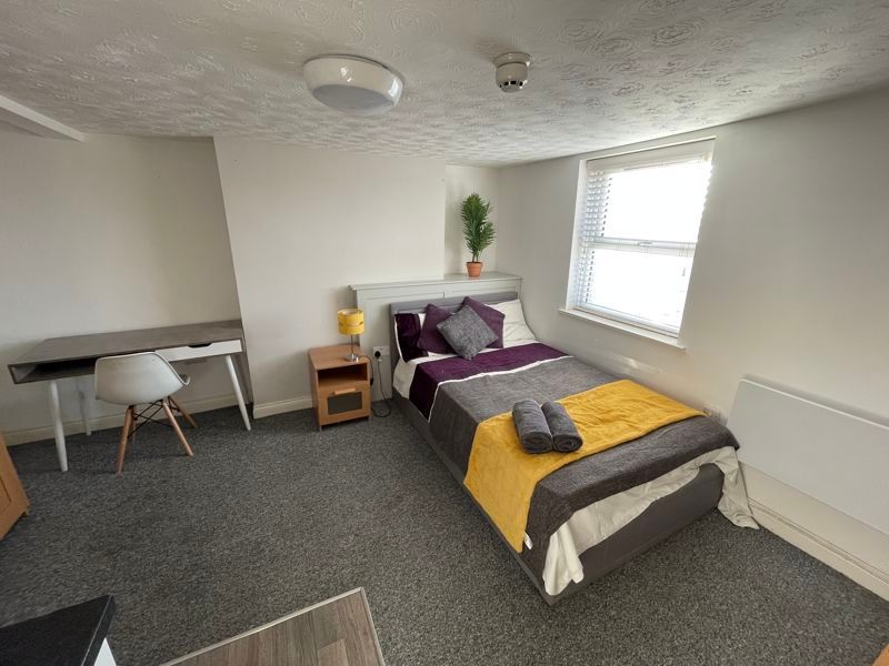 Room to rent in Worcester Street, Gloucester GL1, £500 pcm Zoopla