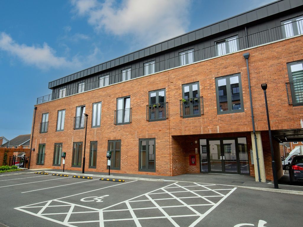 2 bed flat to rent in Countess Road, Northampton NN5 Zoopla
