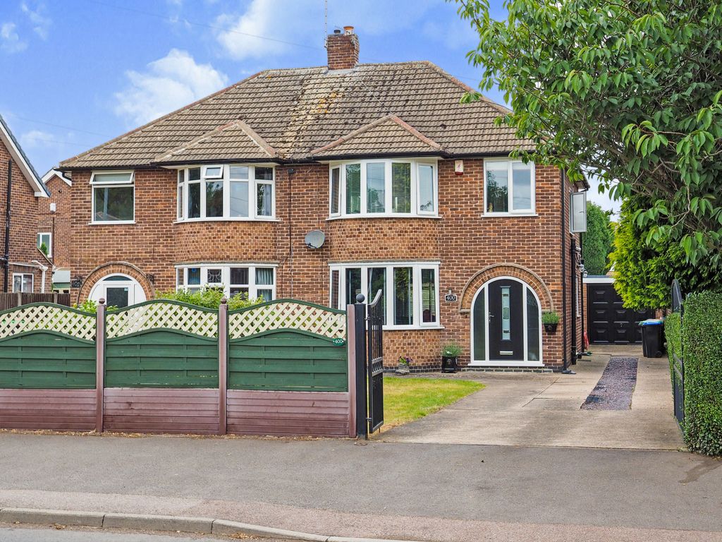 3 bed semidetached house for sale in Watnall Road, Hucknall