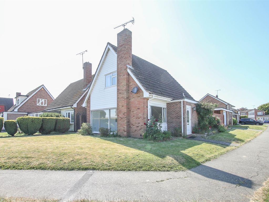 3 bed detached house for sale in Shortcroft, Kelvedon Hatch, Brentwood
