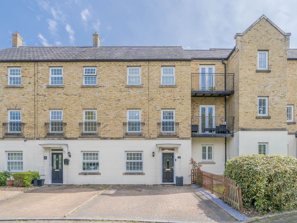 4 bed terraced house for sale in Tenby Grove, Milton Keynes