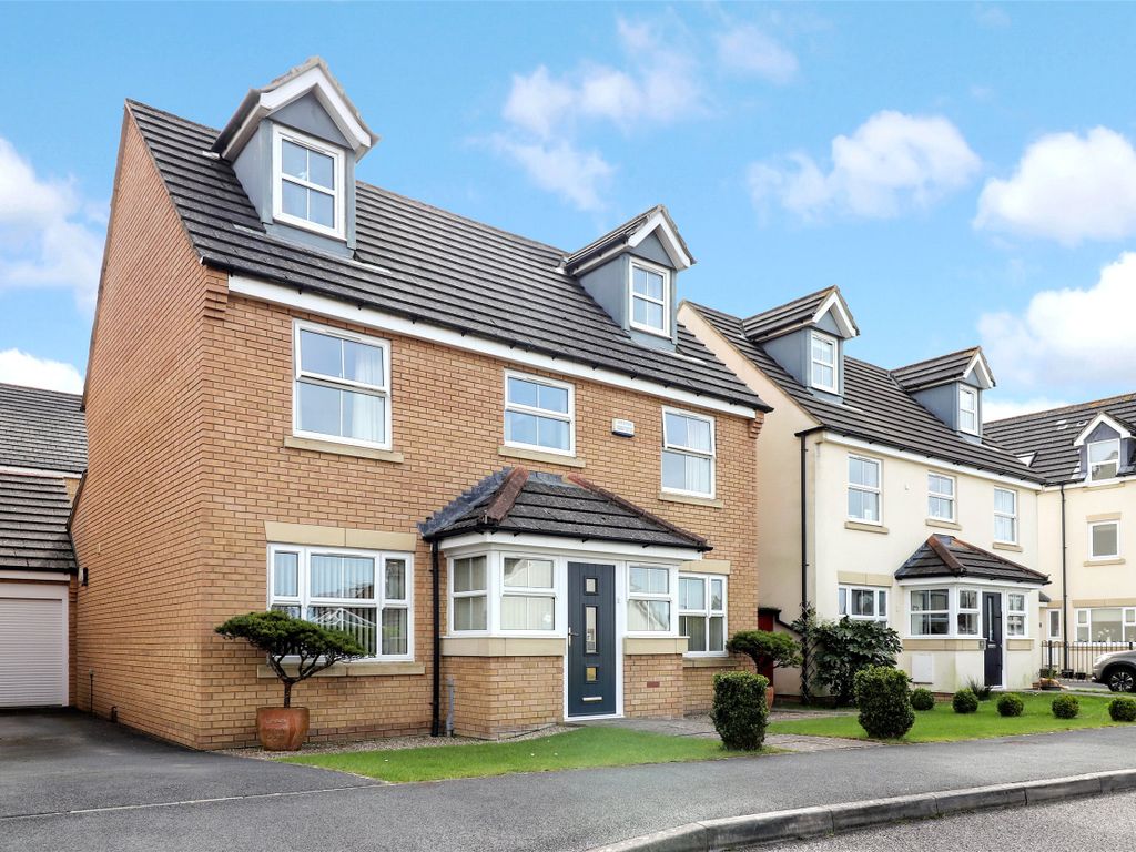 5 bed detached house for sale in Fulford Close, Bideford, North Devon EX39, £268,000 Zoopla