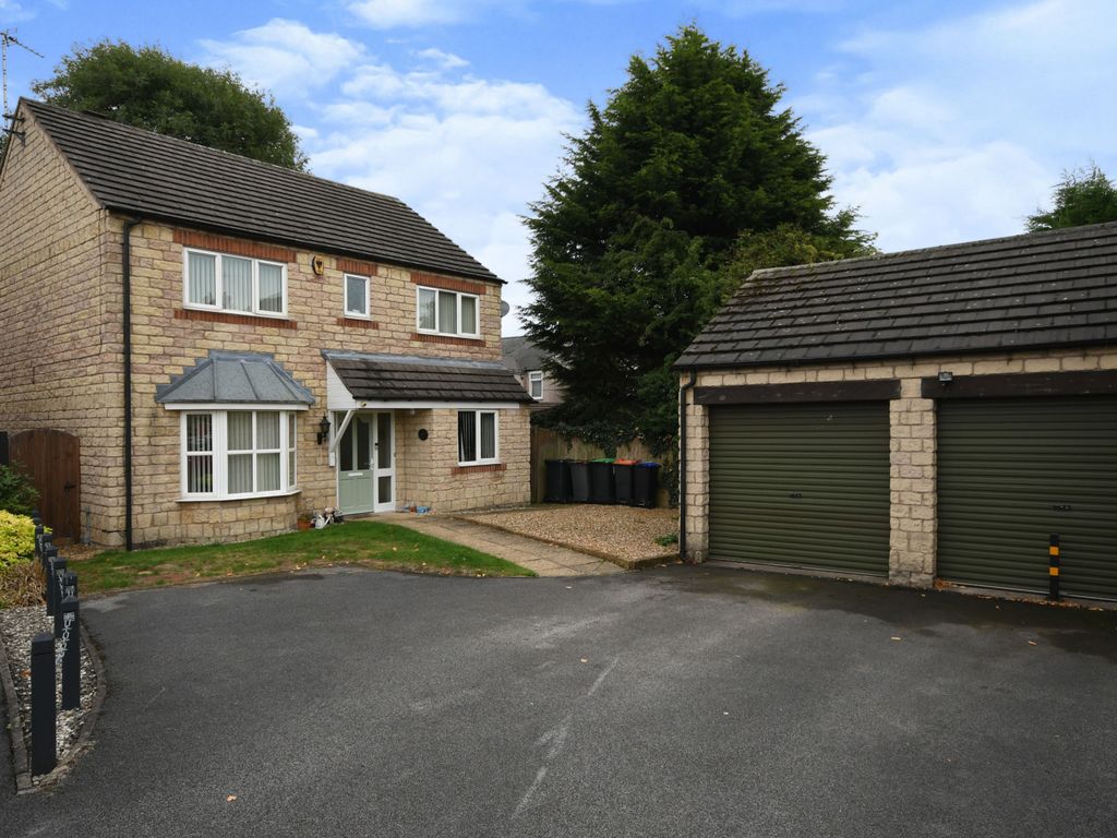 4 bed detached house for sale in Lindholme Way, SuttonInAshfield NG17