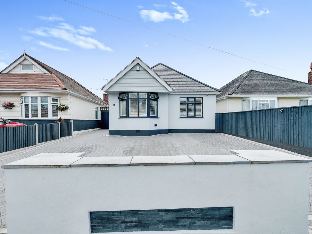 4 bed bungalow for sale in Cheddington Road, Muscliff, Bournemouth