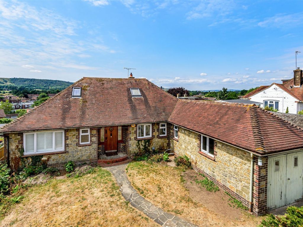 3 bed detached house for sale in Fryern Road, Storrington RH20, £