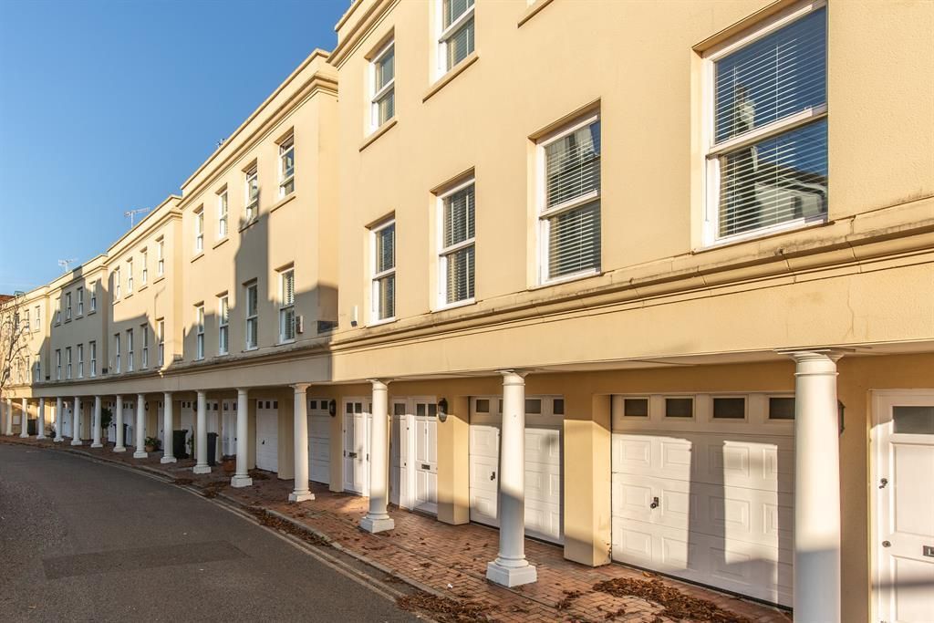 3 bed town house for sale in Amelia Crescent, Worthing, West Sussex BN11 Zoopla