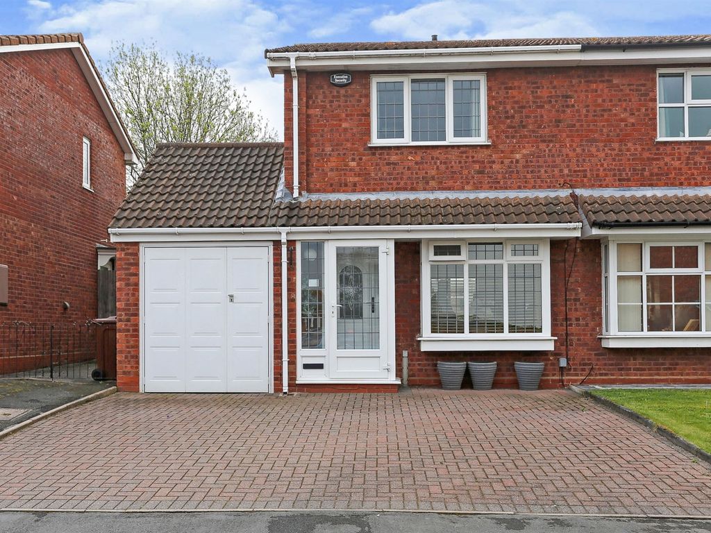 2 bed semidetached house for sale in Whittleford Grove, Castle