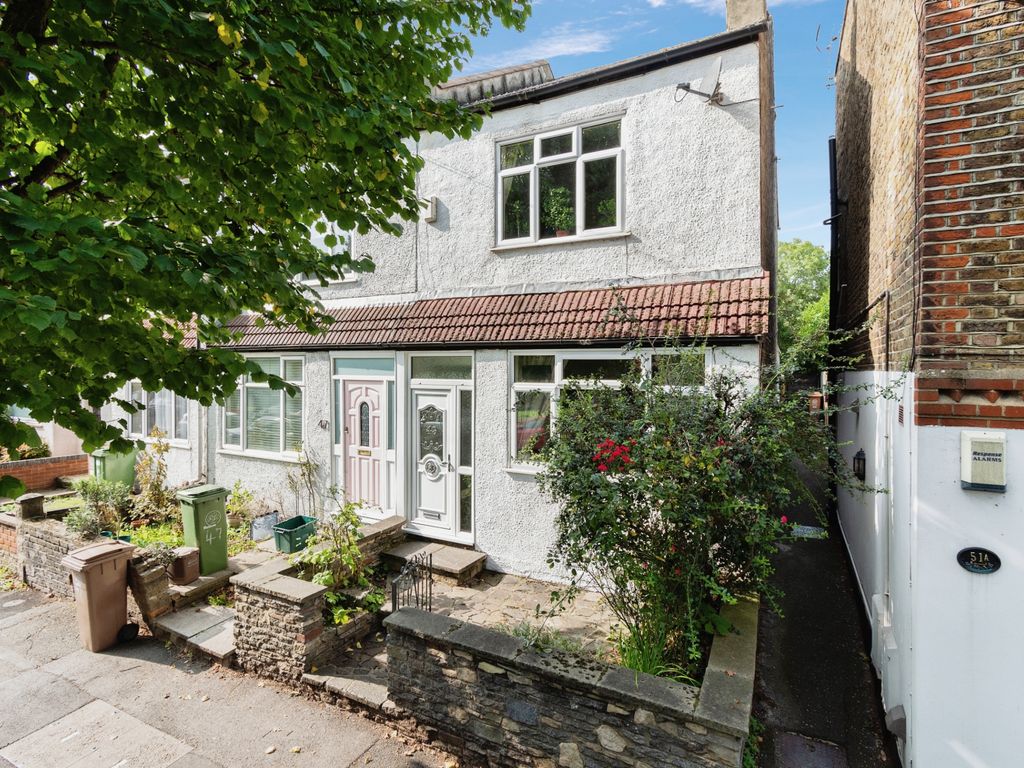 3 bed end terrace house for sale in Benhill Road, Sutton SM1, £560,000