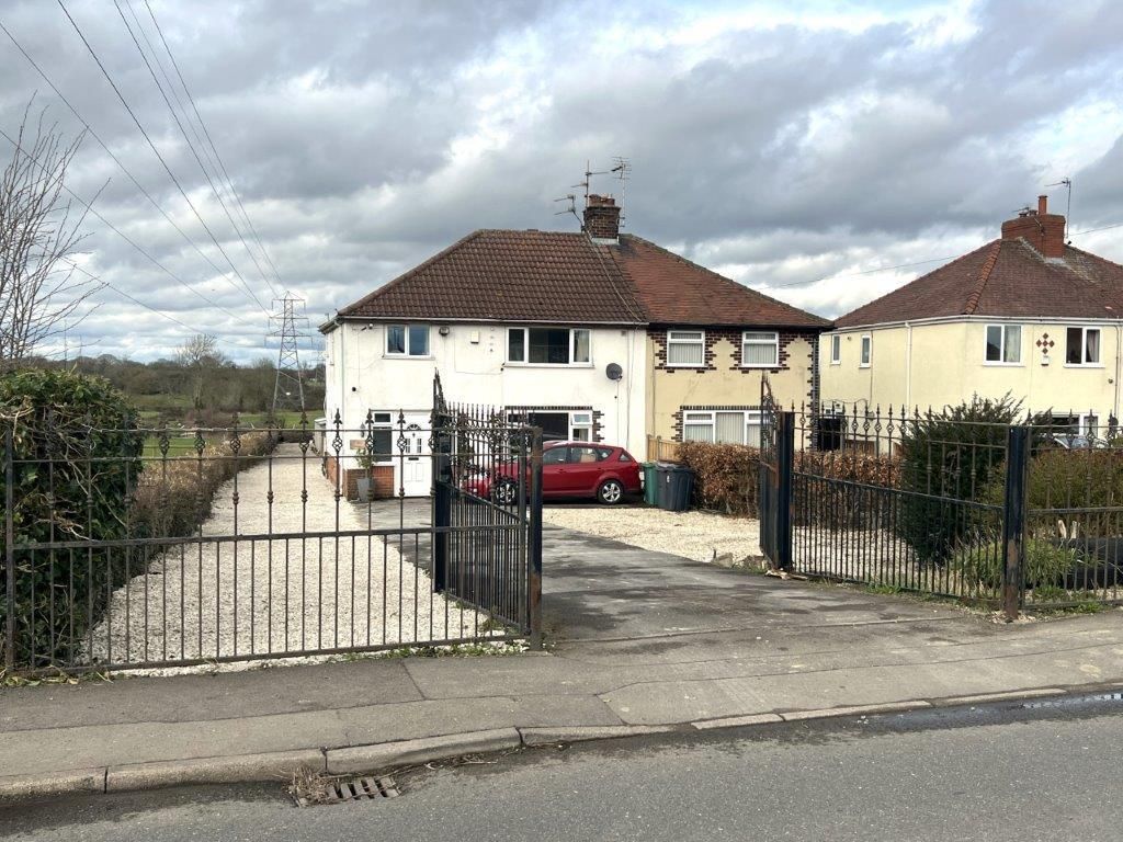 4 bed semidetached house for sale in Birkinstyle Lane, Shirland