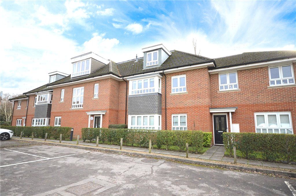 2 bed flat for sale in Beaumaris Parade, Balmoral Drive, Frimley GU16