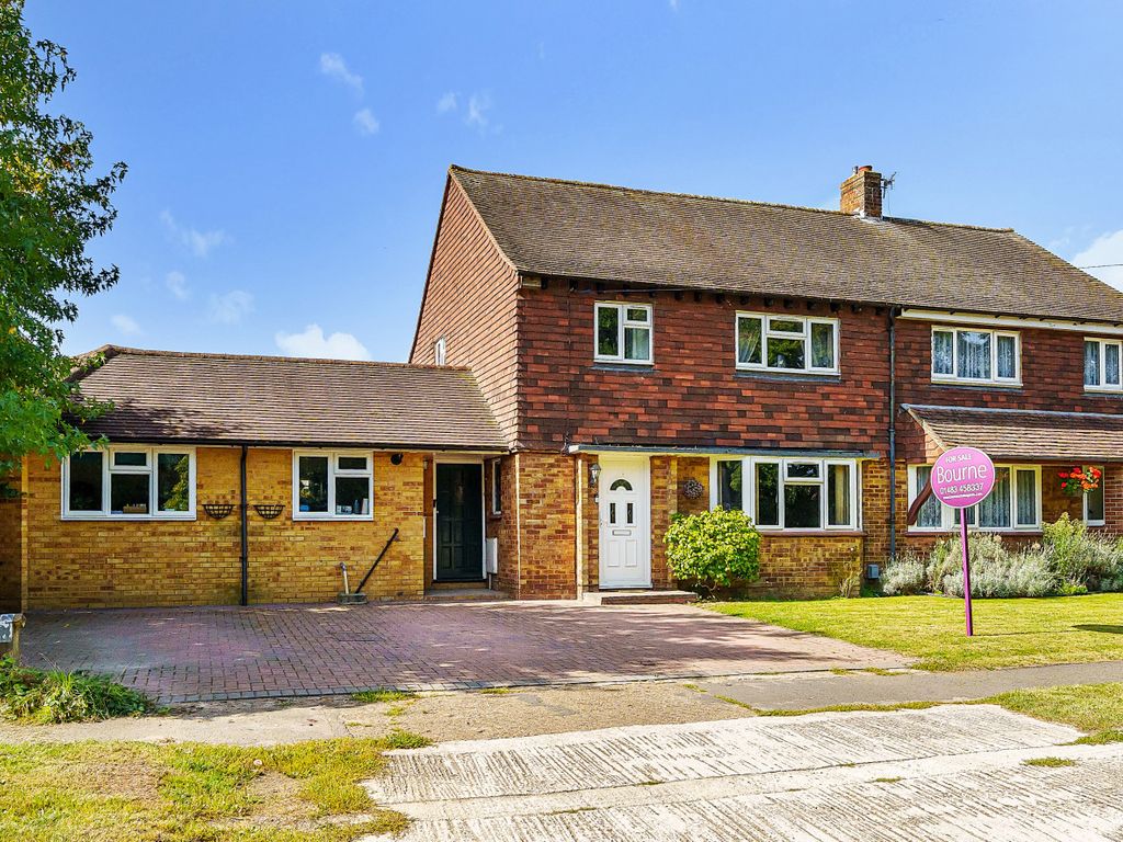 5 bed semidetached house for sale in Juniper Close, Guildford, Surrey