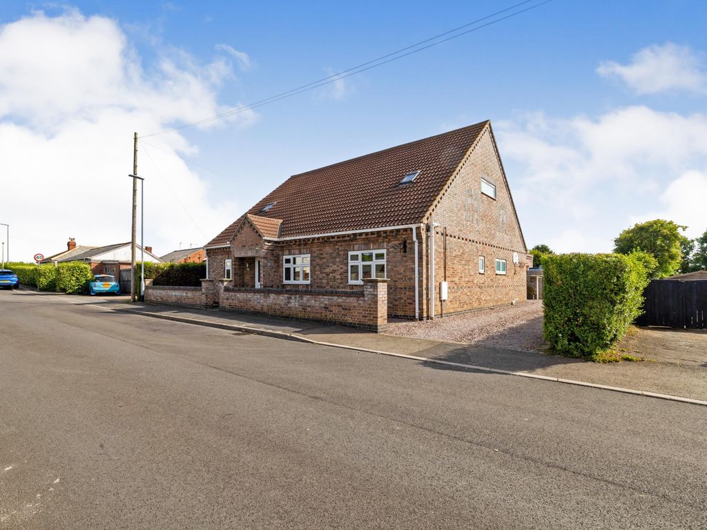 5 bed detached house for sale in Westfield Drive, North Greetwell LN2