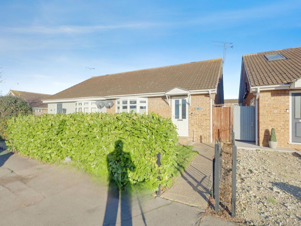 2 bed semidetached bungalow for sale in Hilton Road, Canvey Island SS8