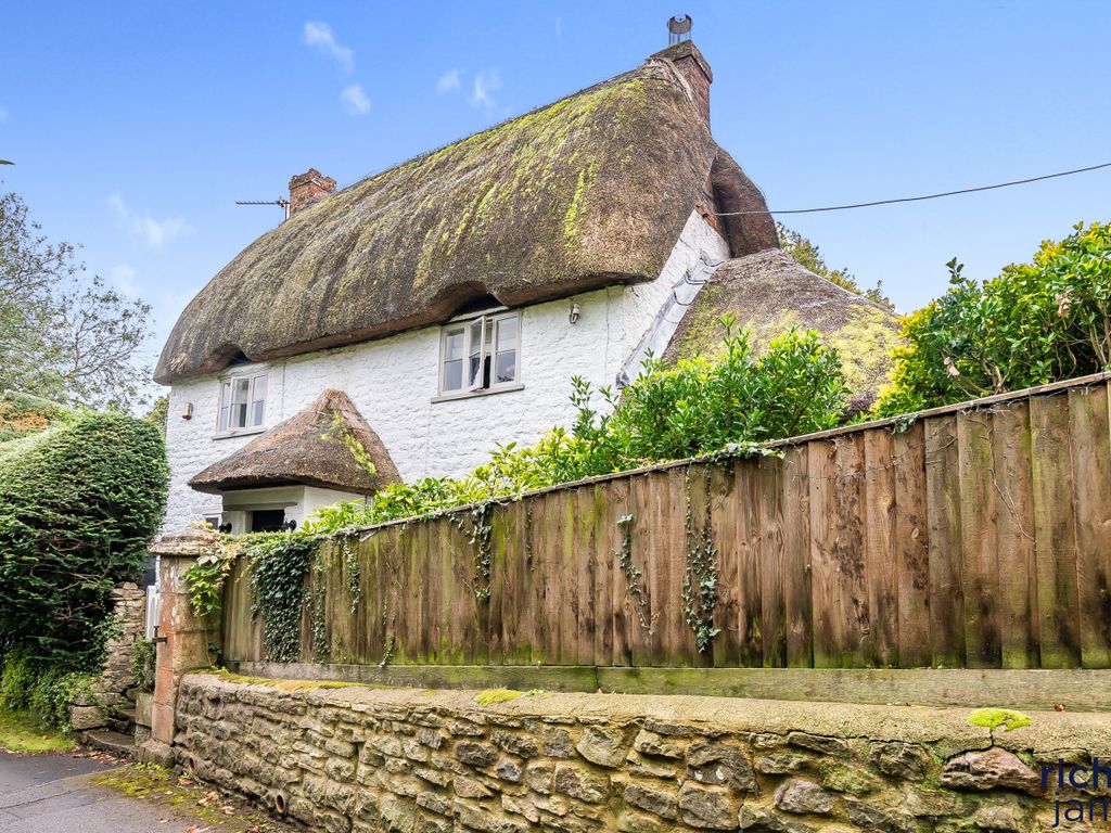 3 bed detached house for sale in The Pitchens, Wroughton, Wiltshire SN4