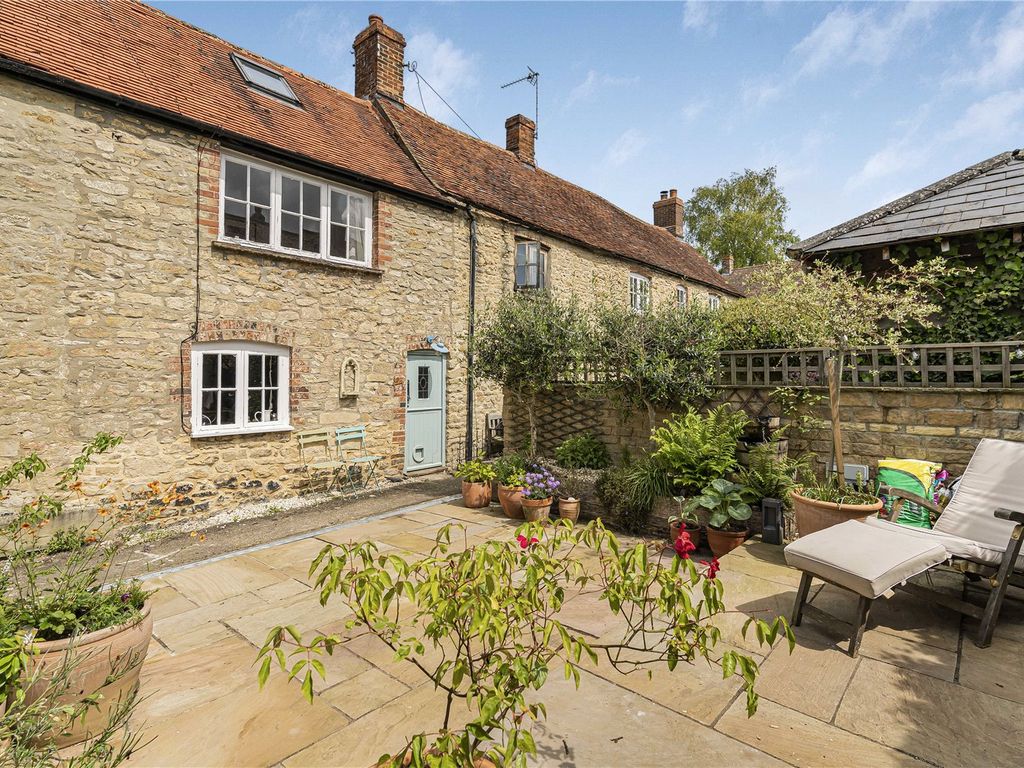 1 bed terraced house for sale in Peggswell Lane, Great Milton, Oxford