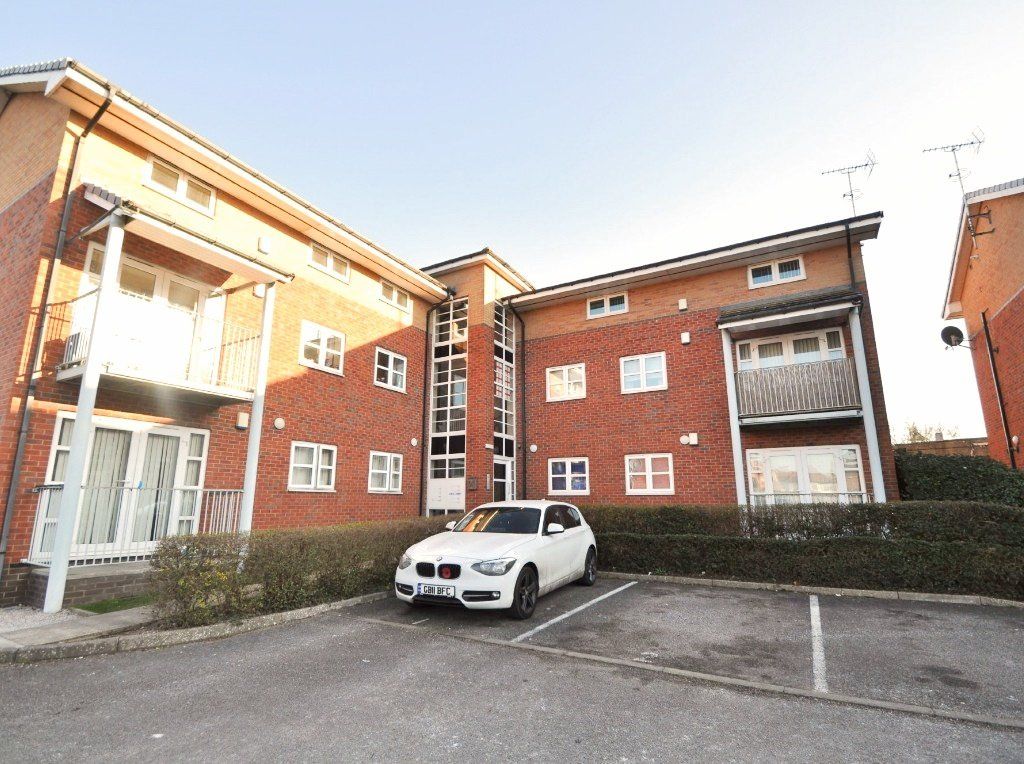 2 bed flat for sale in Reeds Lane, Moreton, Wirral CH46, £105,000 Zoopla
