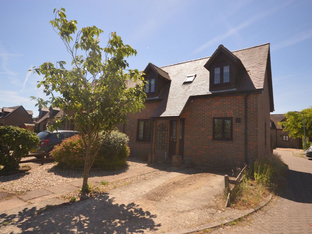 2 bed end terrace house to rent in The Lawns, Brill, Aylesbury