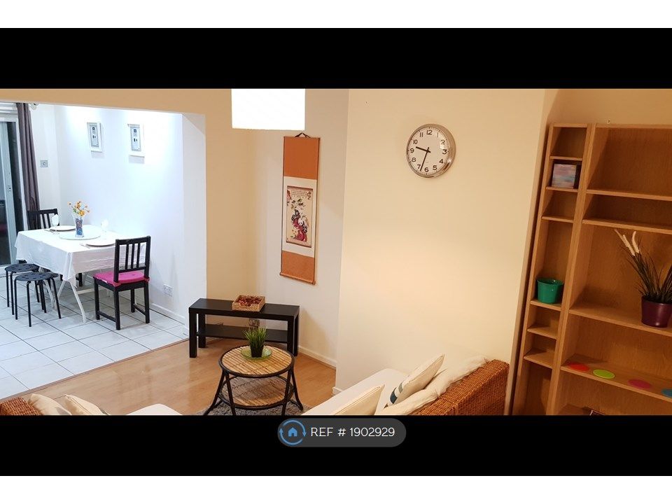 1 bed flat to rent in Elmscroft Gardens, Potters Bar EN6, £1,200 pcm