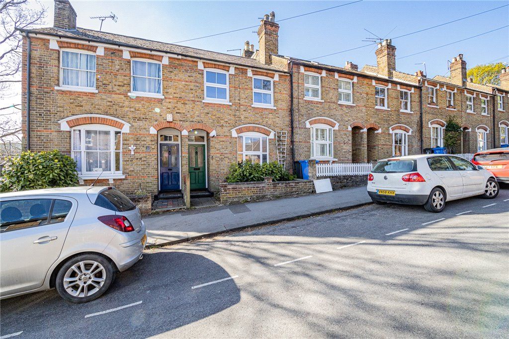 2 bed terraced house for sale in High Town Road, Maidenhead, Berkshire