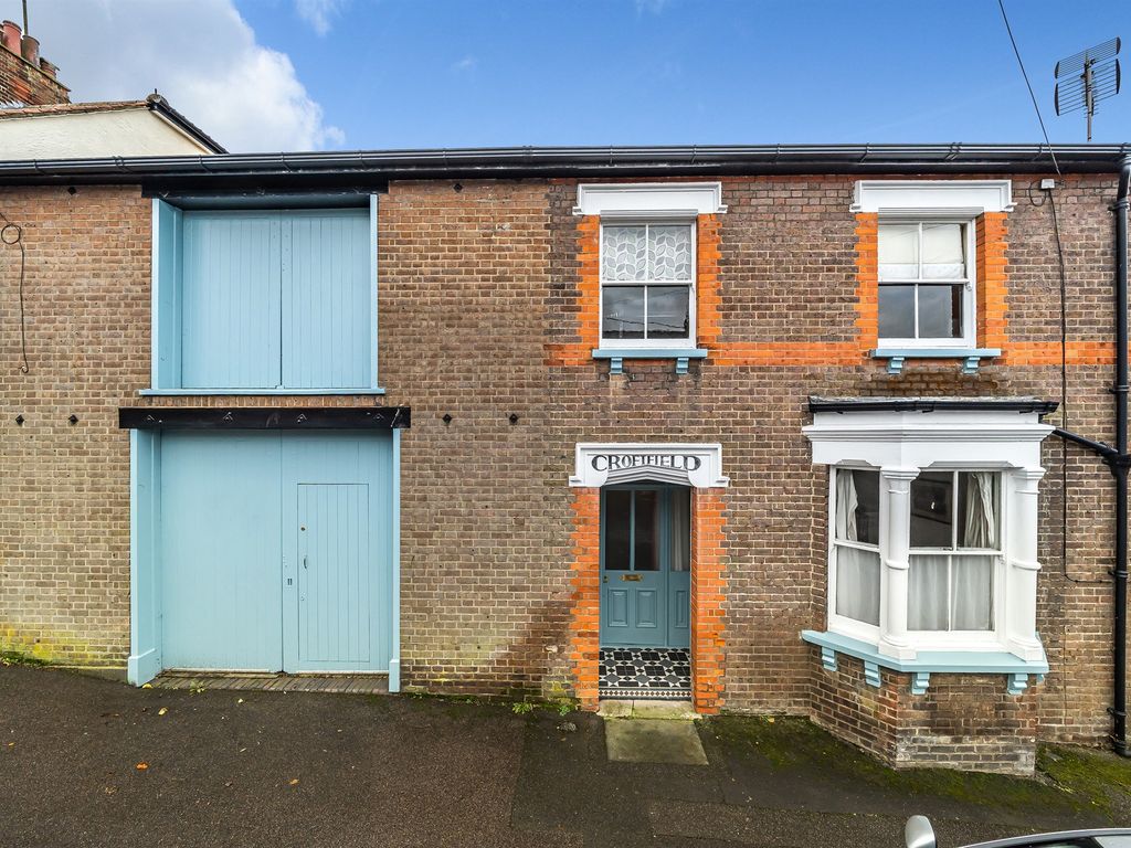 3 bed detached house for sale in Queen Street, Tring HP23, £650,000