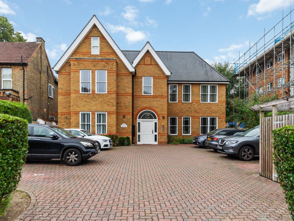 2 bed flat for sale in Maldon Road, Wallington SM6, £330,000 Zoopla