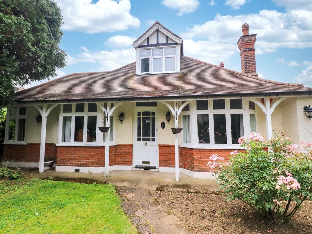 5 bed bungalow for sale in Walsingham Road, Enfield EN2, £1,100,000