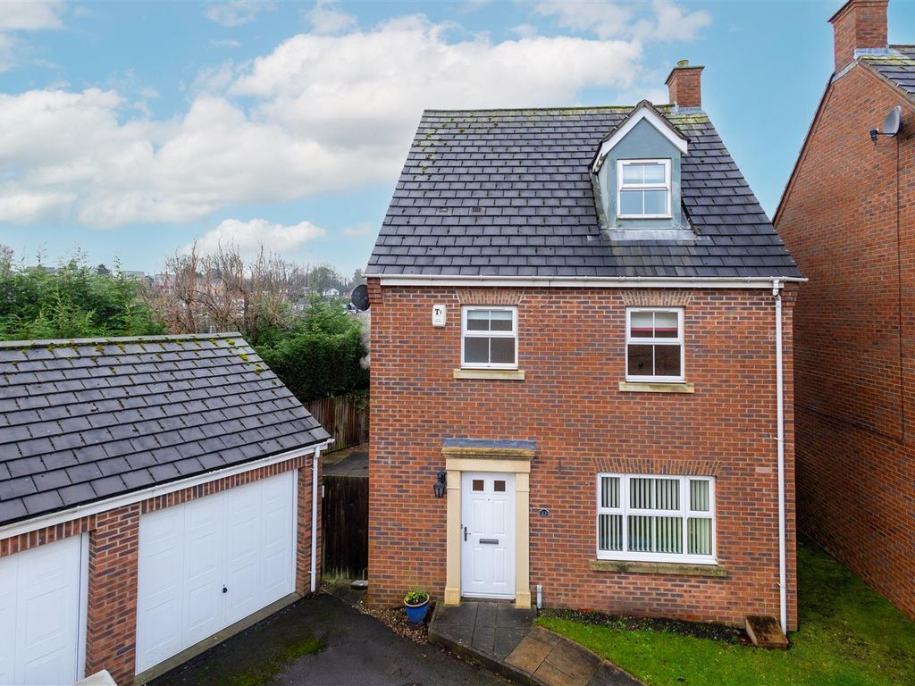 4 bed detached house for sale in Nursery Close, Kippax, Leeds LS25, £